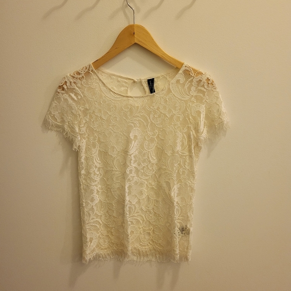 Lacey short sleeve top with keyhole back - Picture 1 of 2